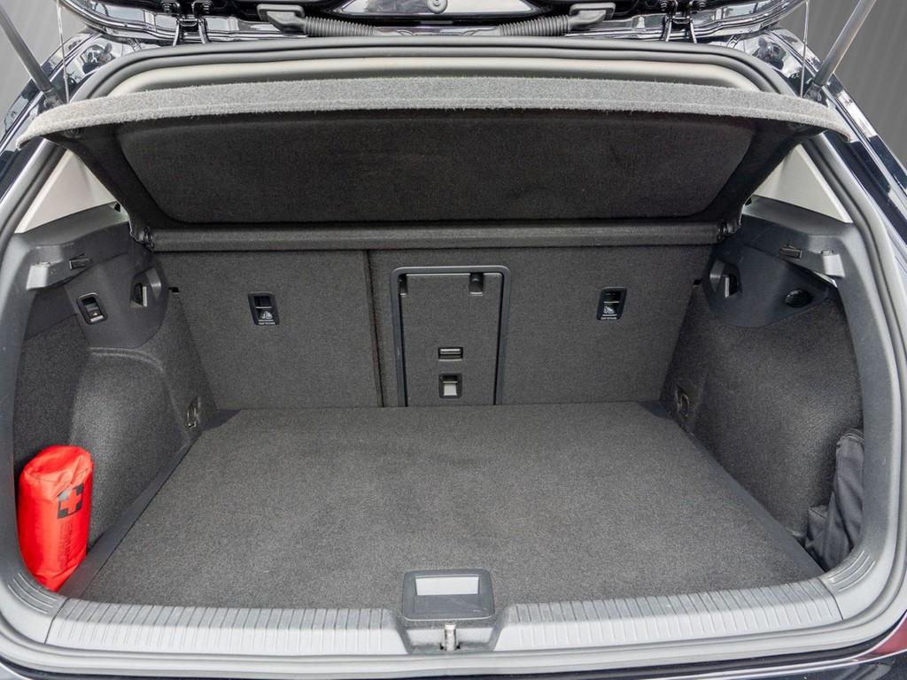 Volkswagen Golf VIII 1.0 TSI United AHK, Harman Kardon, миниатюра 7