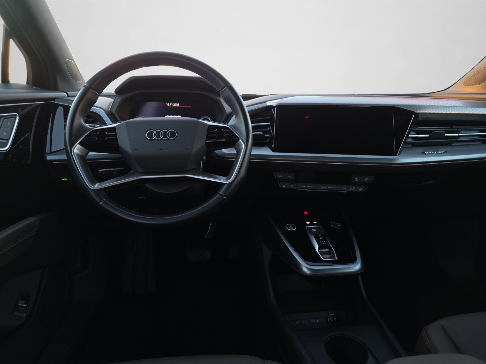 Audi Q4 e-tron 40 e-tron 150 kW S LINE NAVI STANDHzg.