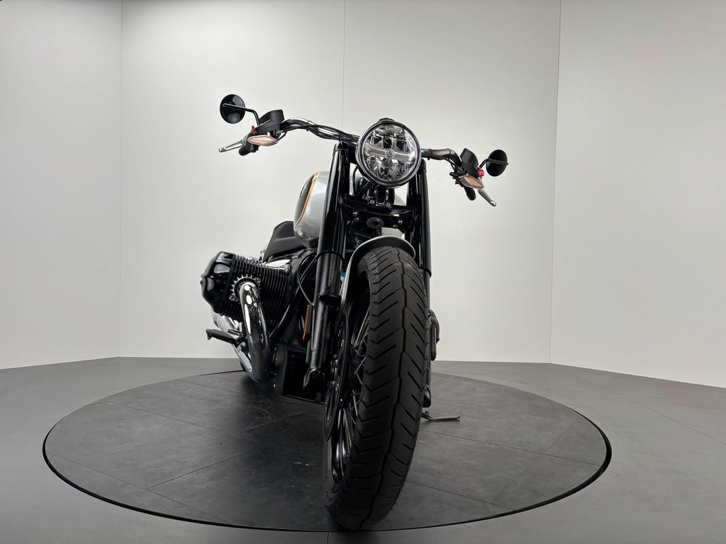 Fahrzeugabbildung BMW R18 *JEKILL&HYDE-AUSPUFF *BEACHBAR-LENKER