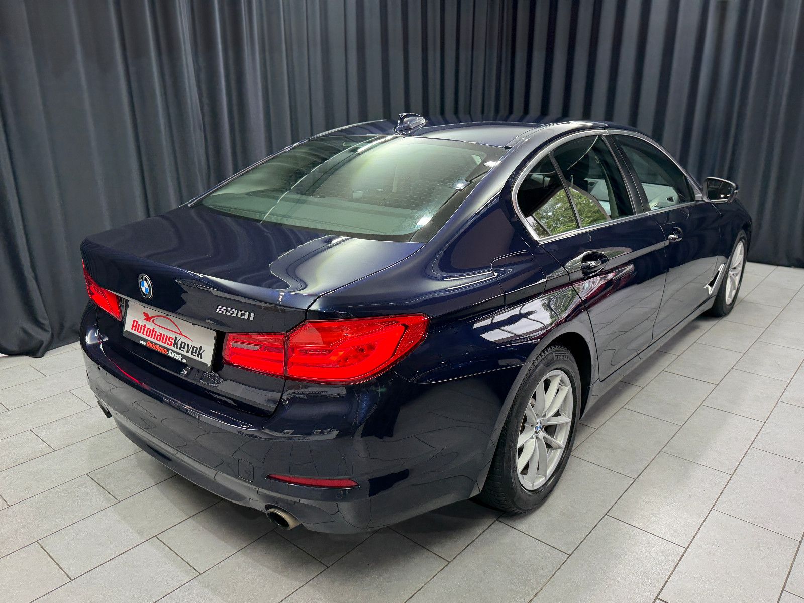 Fahrzeugabbildung BMW 530I Limousine|Driving Assistant|NAVI|PDC