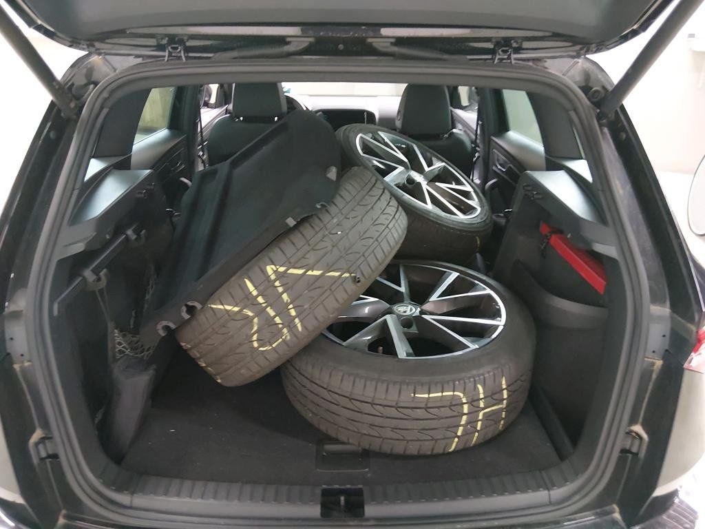 Fahrzeugabbildung SKODA Karoq 2.0 TSI Sportline 4x4/PANO/360°/LEDER/ACC/