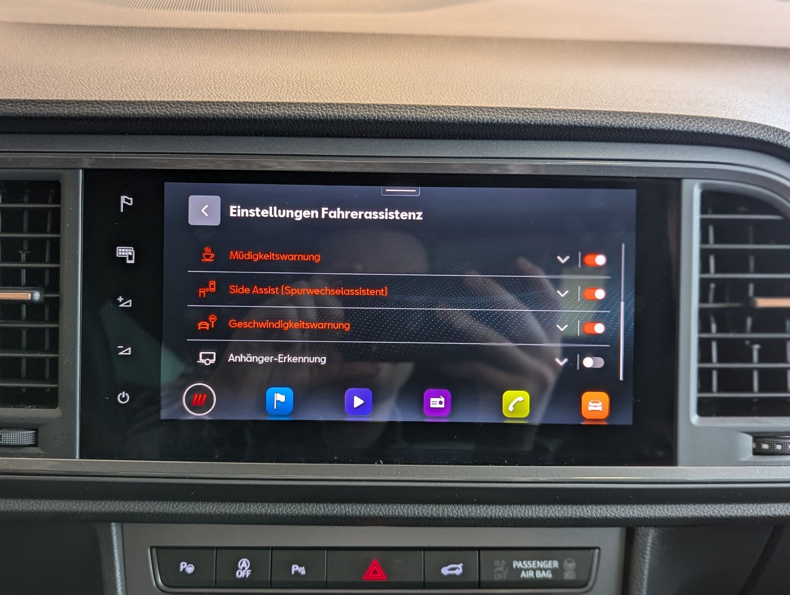 Fahrzeugabbildung CUPRA Ateca 1.5 TSI DSG Winter ACC LED Pano Cam AHK 19
