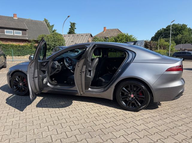 Fahrzeugabbildung Jaguar XE D180 Black+1.Hand+Leder+360°+ACC+Schiebedach