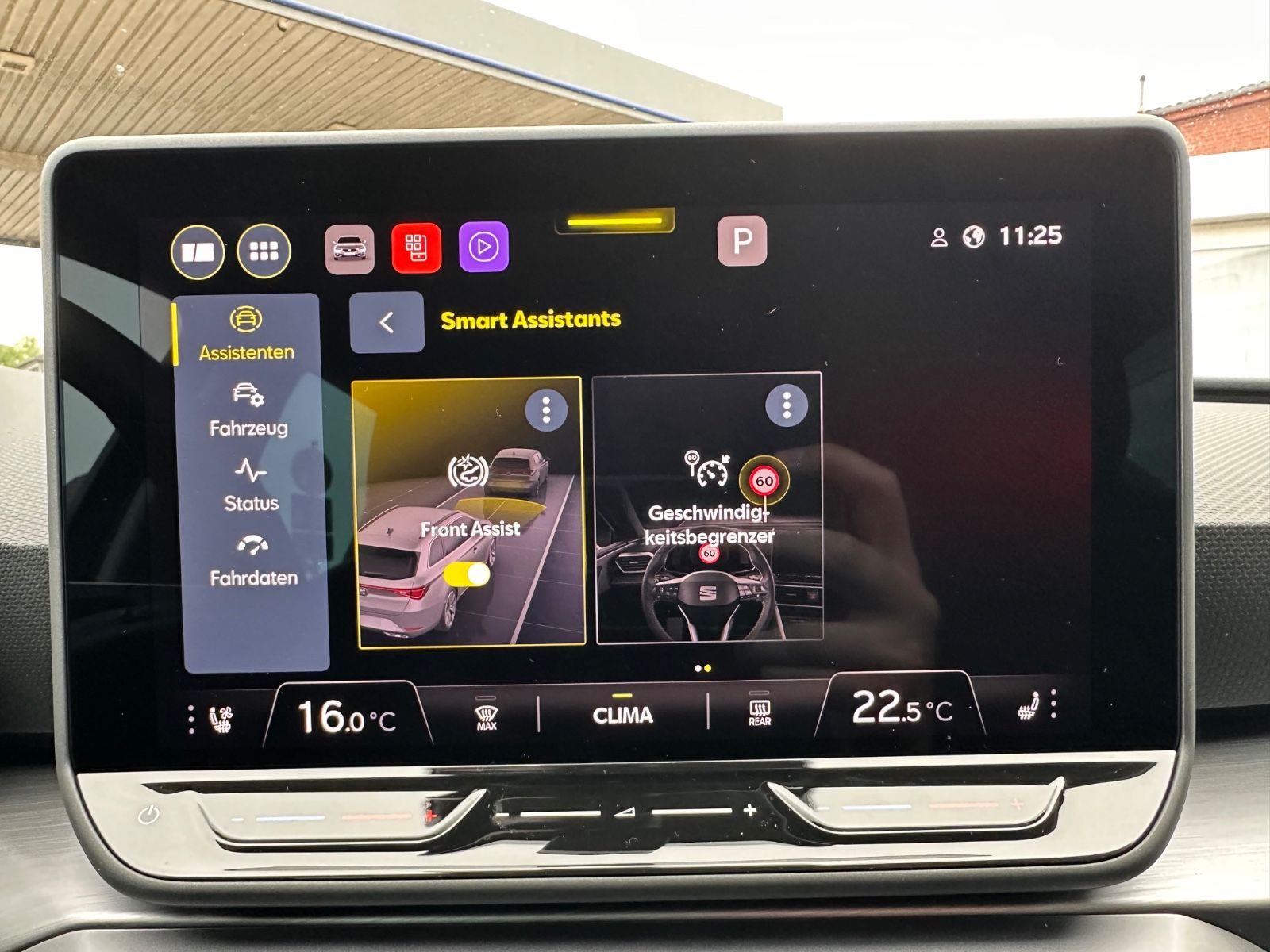 Fahrzeugabbildung SEAT Leon ST FR 1.5 eTSI DSG LED/GRA/SHZ/Kamera/APP