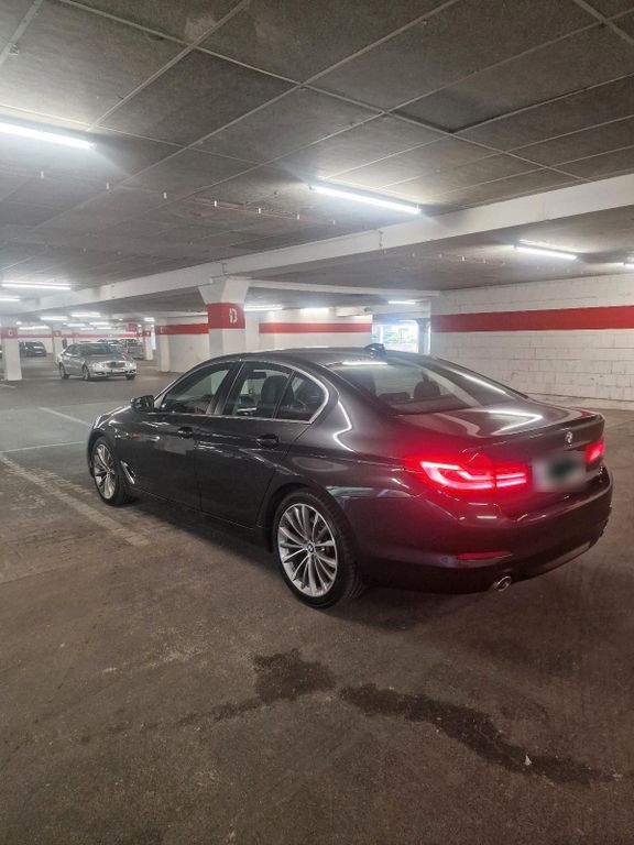 Image of BMW 530