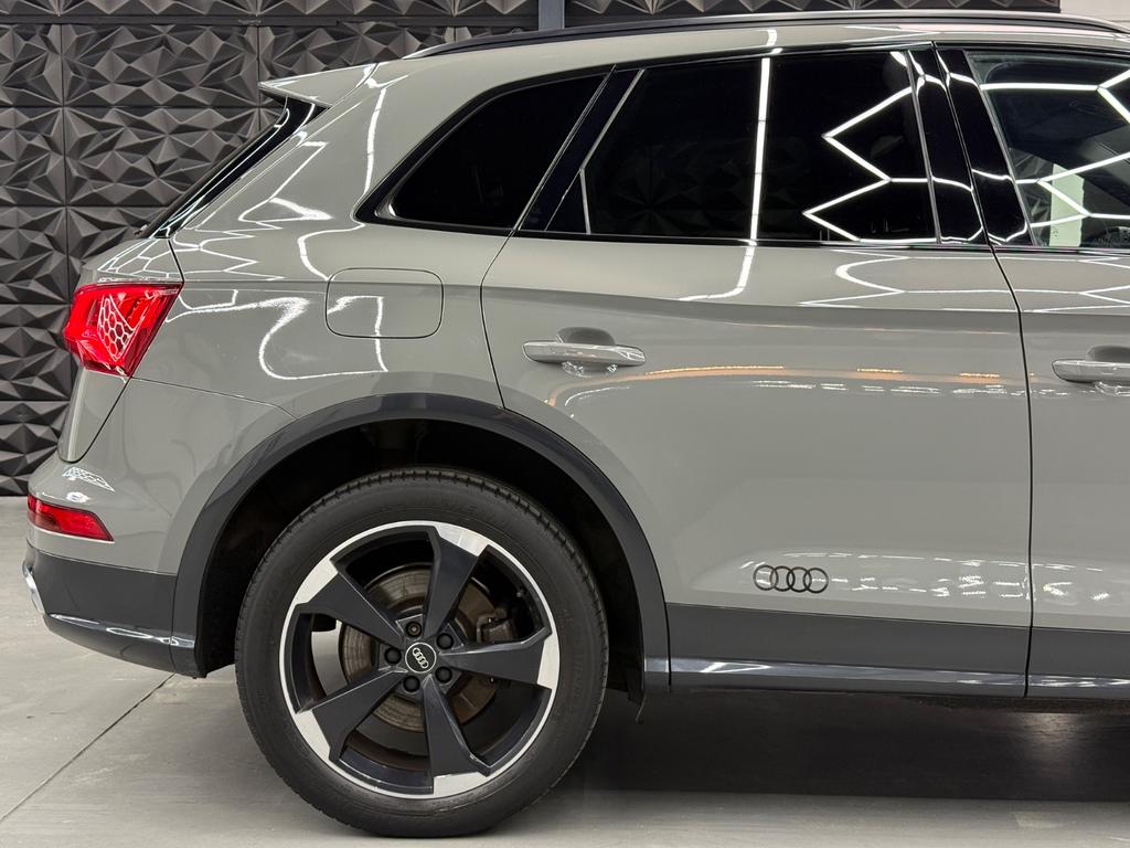 Audi Q5 2.0 TDI quattro S line Black, Foto 44 von 50