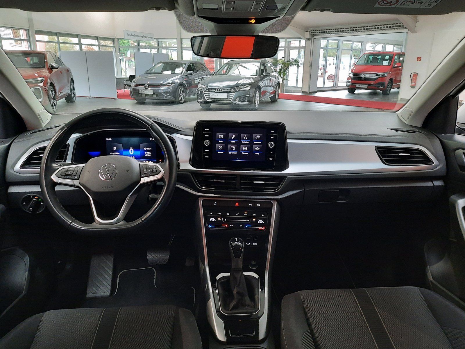 Fahrzeugabbildung Volkswagen T-Roc Life TSI DSG *Cam*LED*Sitzhzg*PDC*ACC*APP*