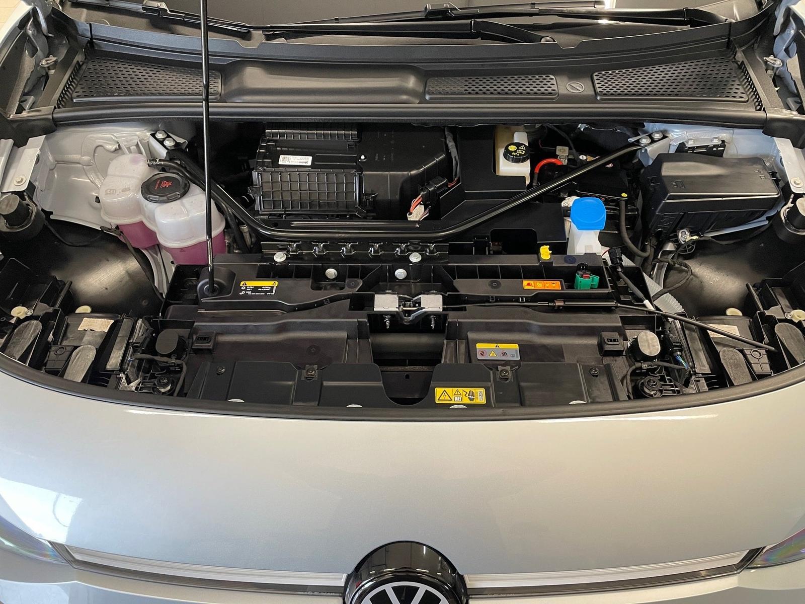 Volkswagen ID.7 Tourer 4M GTX *HEAD-UP*AHK*PANO*HARMAN*MATR