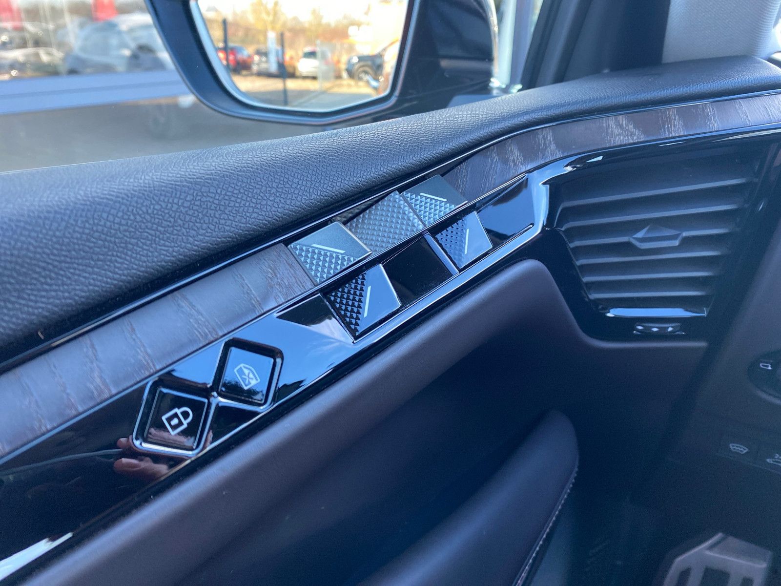 Fahrzeugabbildung DS Automobiles DS4 Benzin Automatik 130 ETOILE *LEDER*MatrixLED