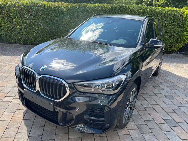 BMW X1 2.0i M Paket SAG Navi LED Hifi AHK PDC 1Hd 19
