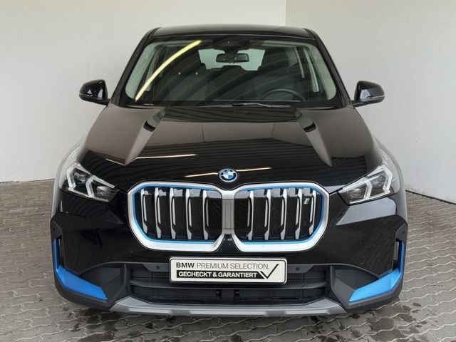 BMW iX1 xDrive30 NaviProf.DriveAss.LED.Keyl.SHZ.DAB