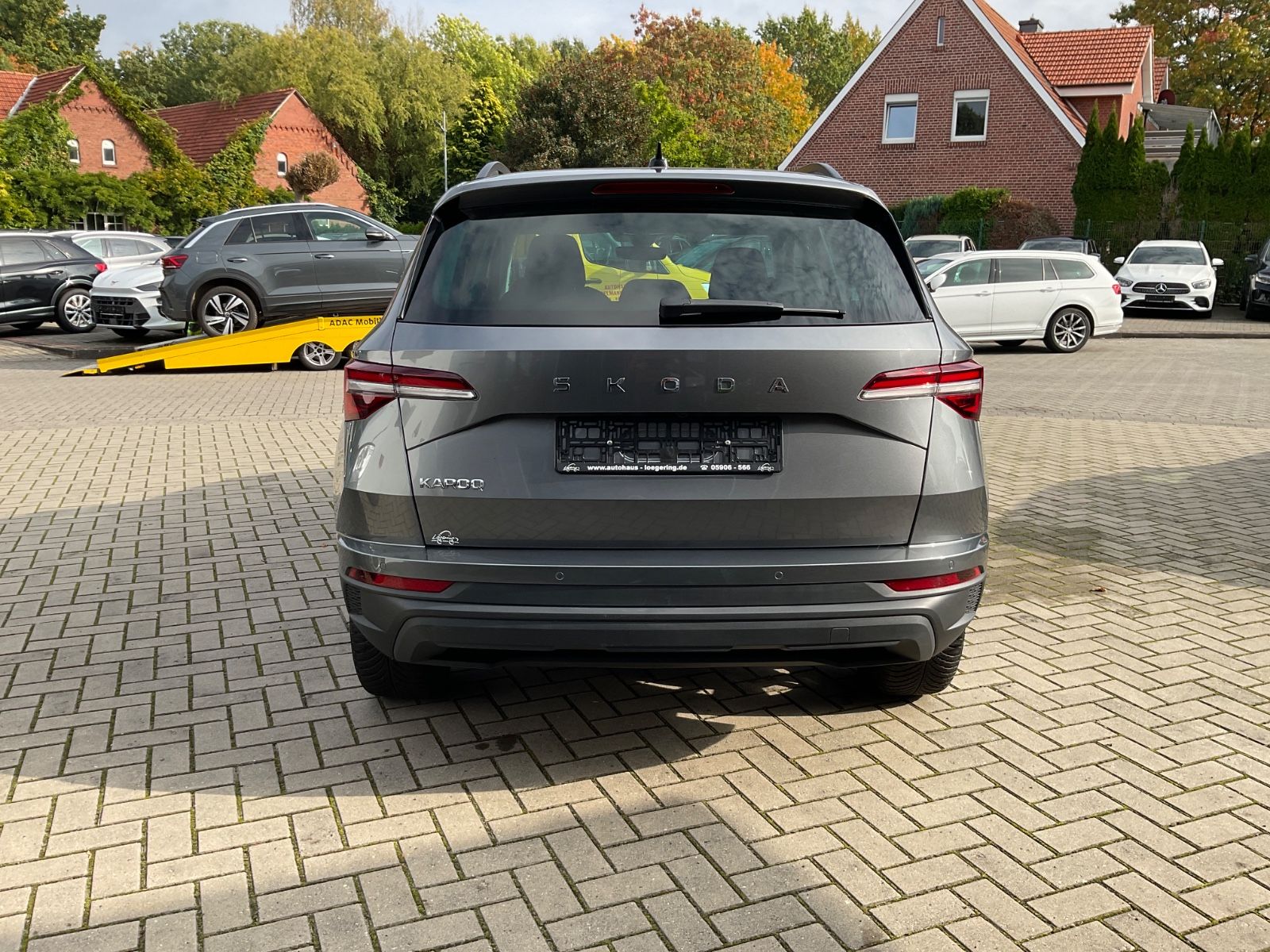 Fahrzeugabbildung SKODA Karoq 1.5l TSI DSG ACC,Kamera,Navi,LED,ACC