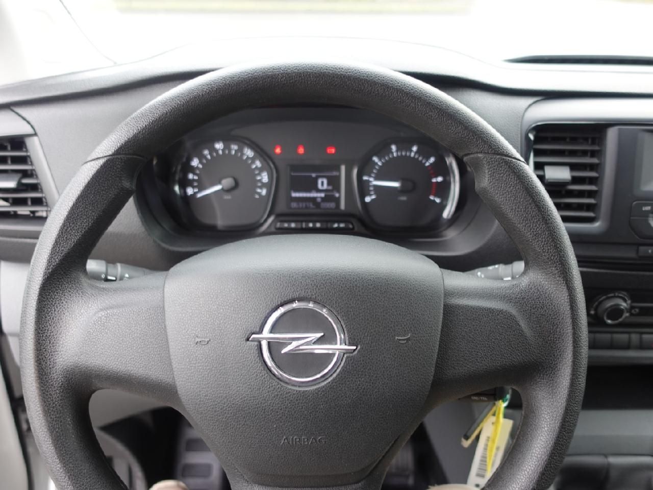 Fahrzeugabbildung Opel Vivaro 1,5 Kombi 9-Sitzer