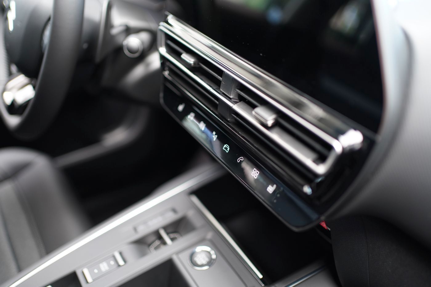 Fahrzeugabbildung Citroën C5 Aircross BlueHDi 130 EAT8 Max Automatik Navi