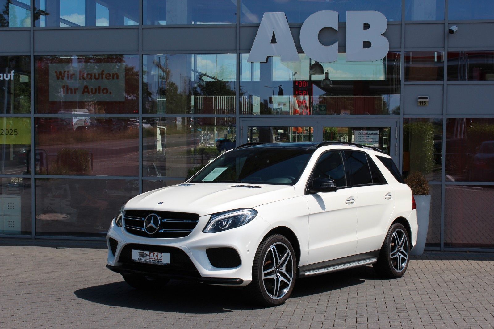 MERCEDES-BENZ GLE 43 AMG 4-M Distr. Pano LED Night H-K Comand
