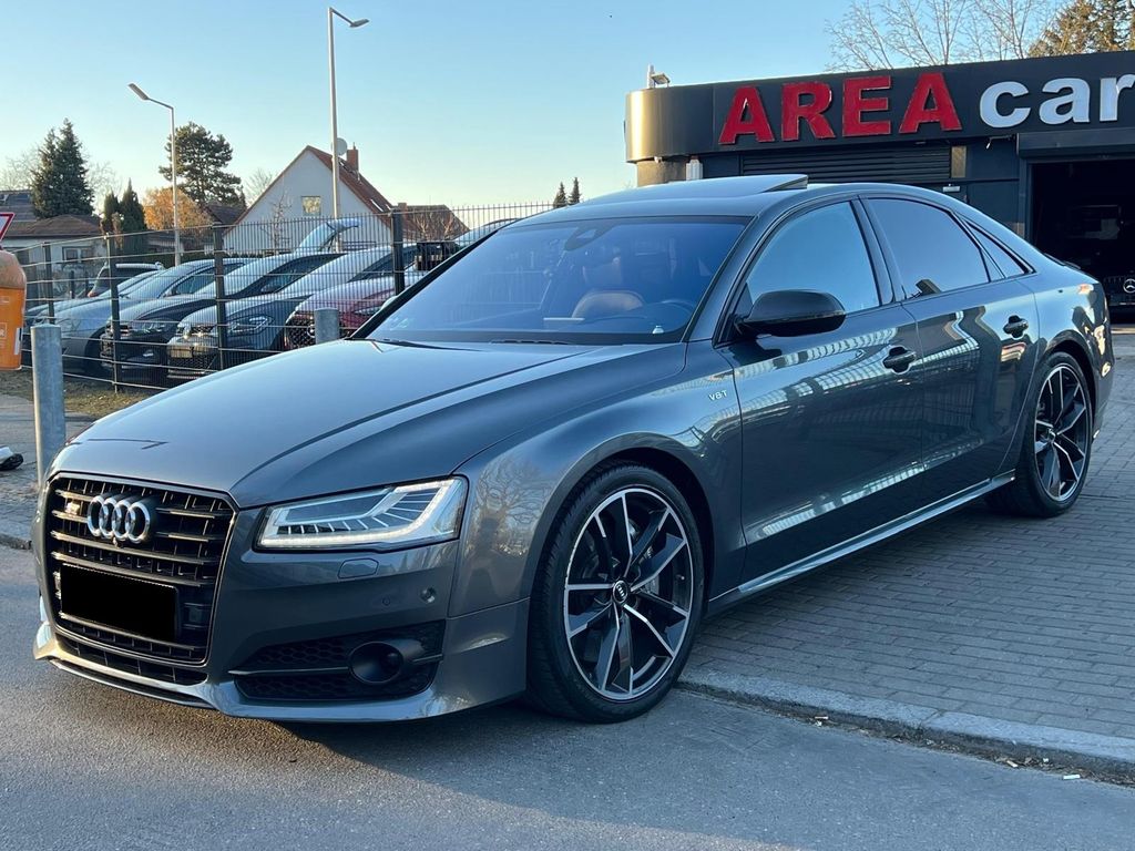 Audi S8