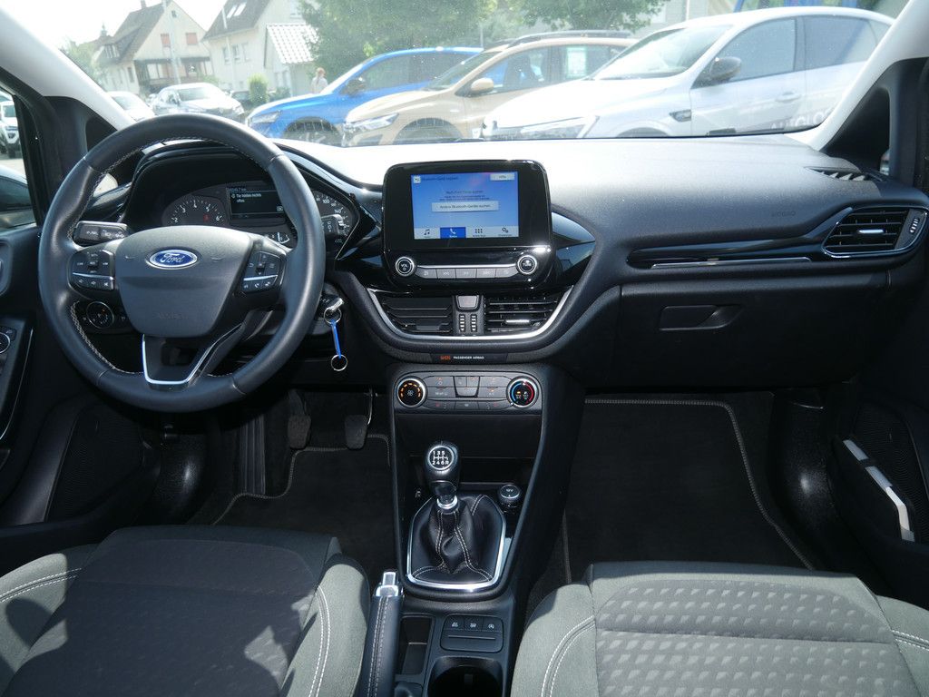 Fahrzeugabbildung Ford Fiesta 1.0 EcoBoost Titanium KLIMA SITZHEIZUNG