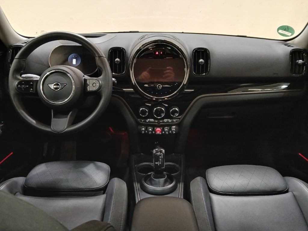 Fahrzeugabbildung MINI Countryman Cooper Classic Trim Premium Plus LED