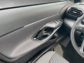 Toyota Yaris Cross 1.5 Hybrid Teamplayer *BLIS*PDC*SHZ*