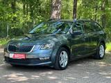 Skoda Octavia Combi Ambition - Skoda Octavia: Ambition