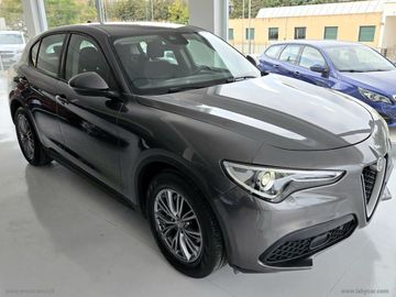 Alfa-Romeo Stelvio - 3
