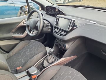 Bild 7 Peugeot 2008 1.2 Active - SHZG,PDC,KLIMA,T.OMAT
