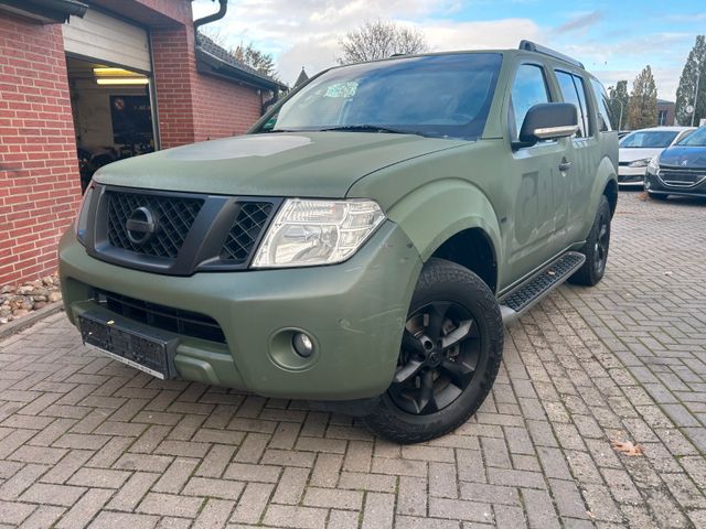 Nissan Pathfinder 4WD  EX BUNDESWEHR