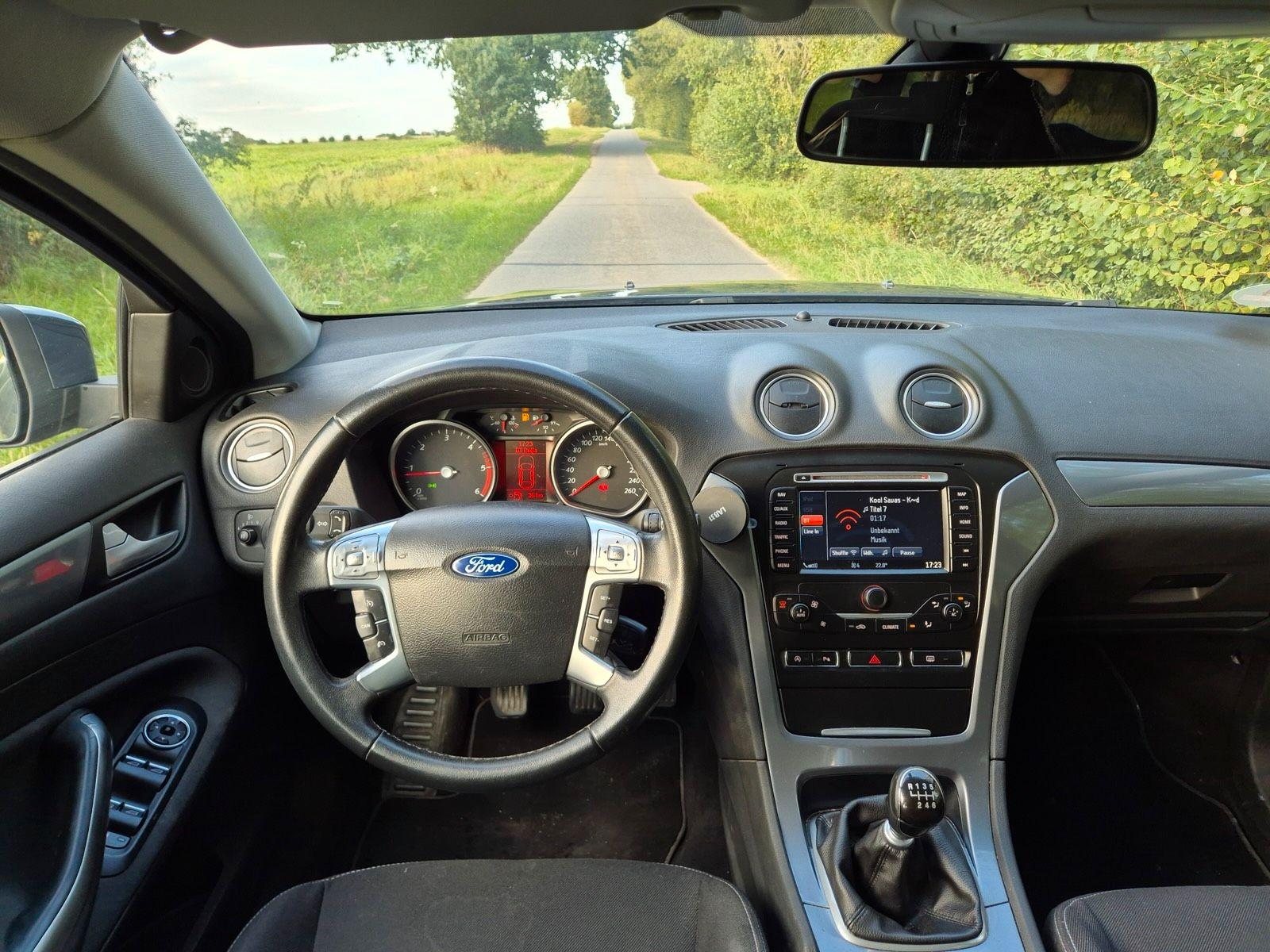 Ford Mondeo 2014 — photo 8