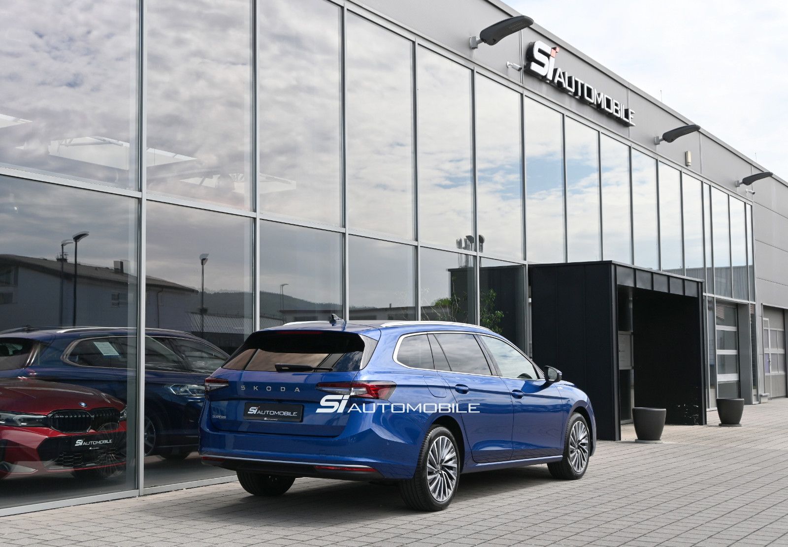 Fahrzeugabbildung SKODA Superb 2.0 TDI L&K Combi °ACC°AHK°HUD°STHZG°360°