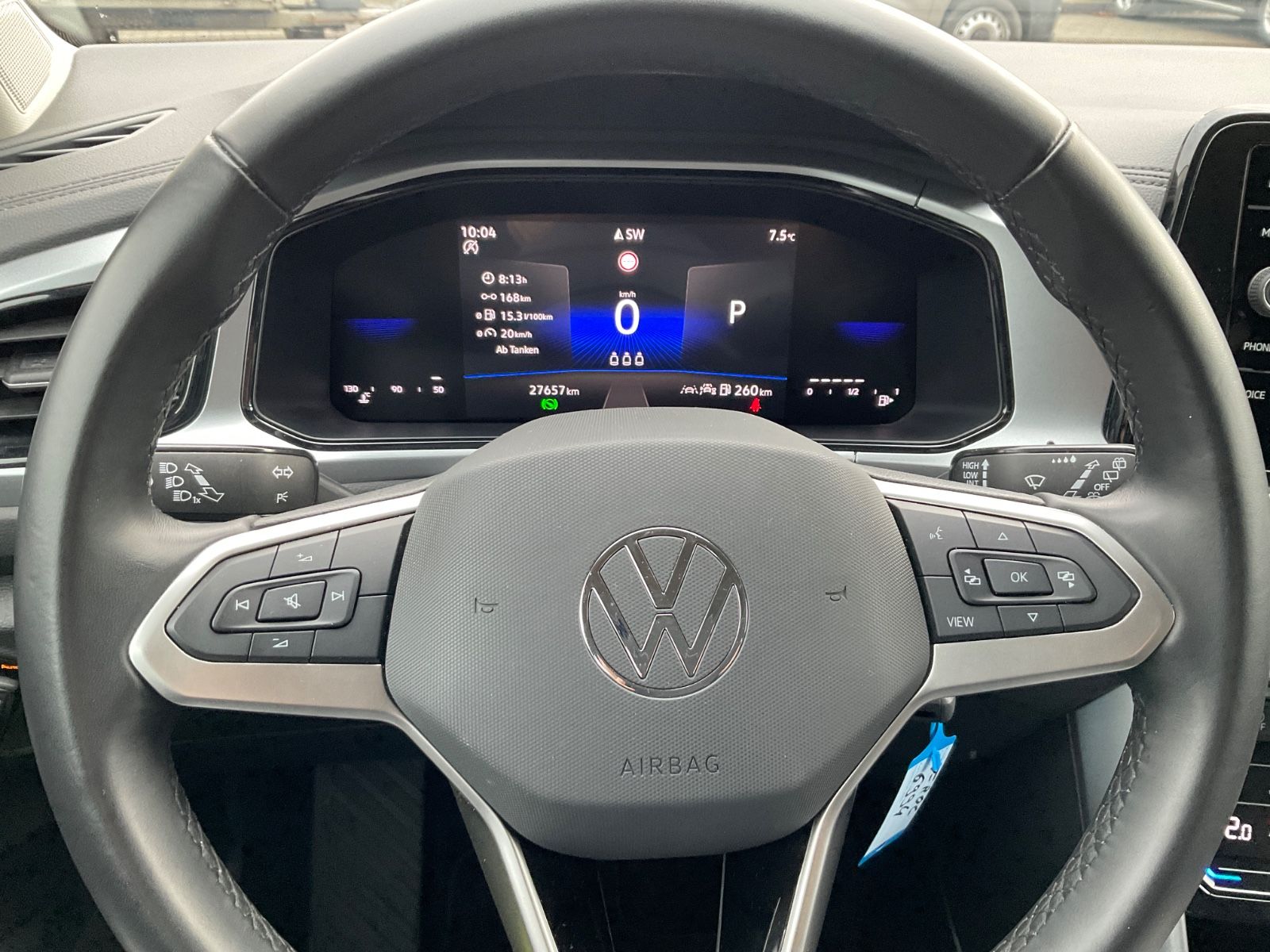 Fahrzeugabbildung Volkswagen T-Roc 1.5 TSI DSG Life,LED,AHK,Navi