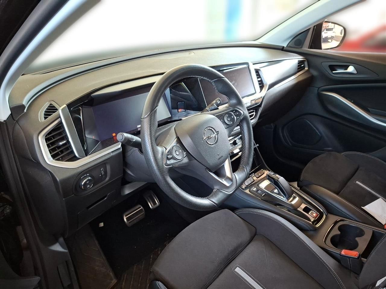 Fahrzeugabbildung Opel Grandland (X) 1.6T GSe HYBRID 4X4 NAVI/LED/SPORT
