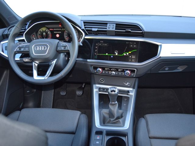 Q3 Sportback 35 TFSI S line OPTIK-SCHWARZ/NAVI/B