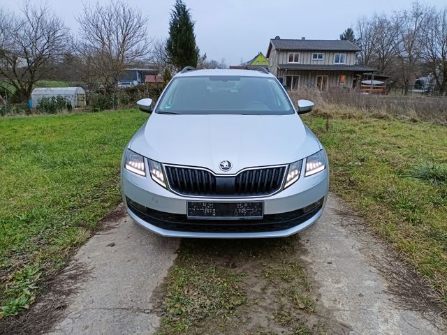 Skoda Octavia 1.6 TDI LEDXenonNaviAlu16 AHK abn 1.Hand