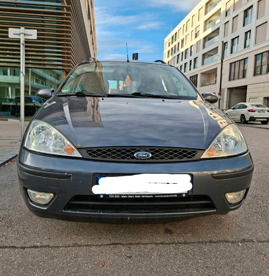Ford Focus 2004 — interior