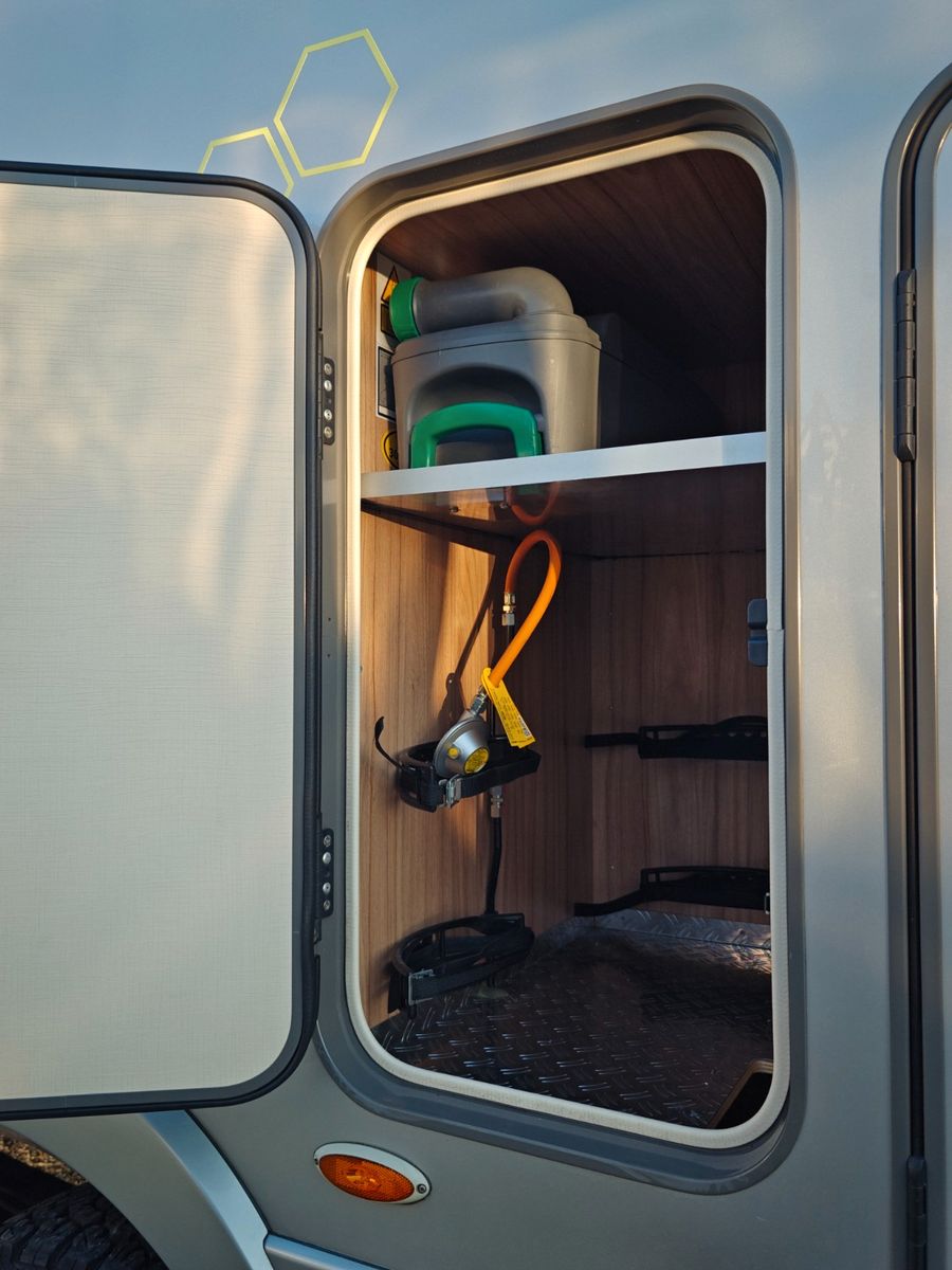 Fahrzeugabbildung HYMER / ERIBA / HYMERCAR ML-T 580 4x4 ALLRAD 3.0L V6 - AUS ERSTBESITZ