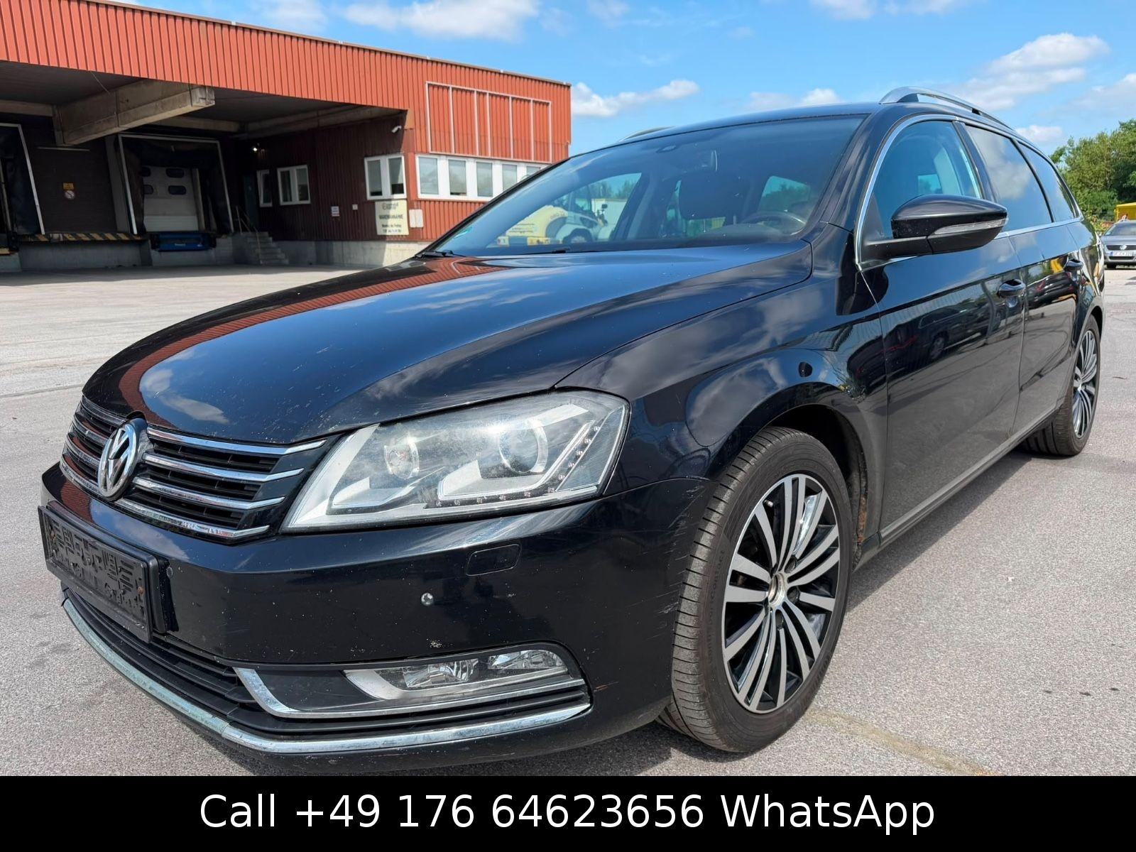 Volkswagen Passat 2012 — rear view