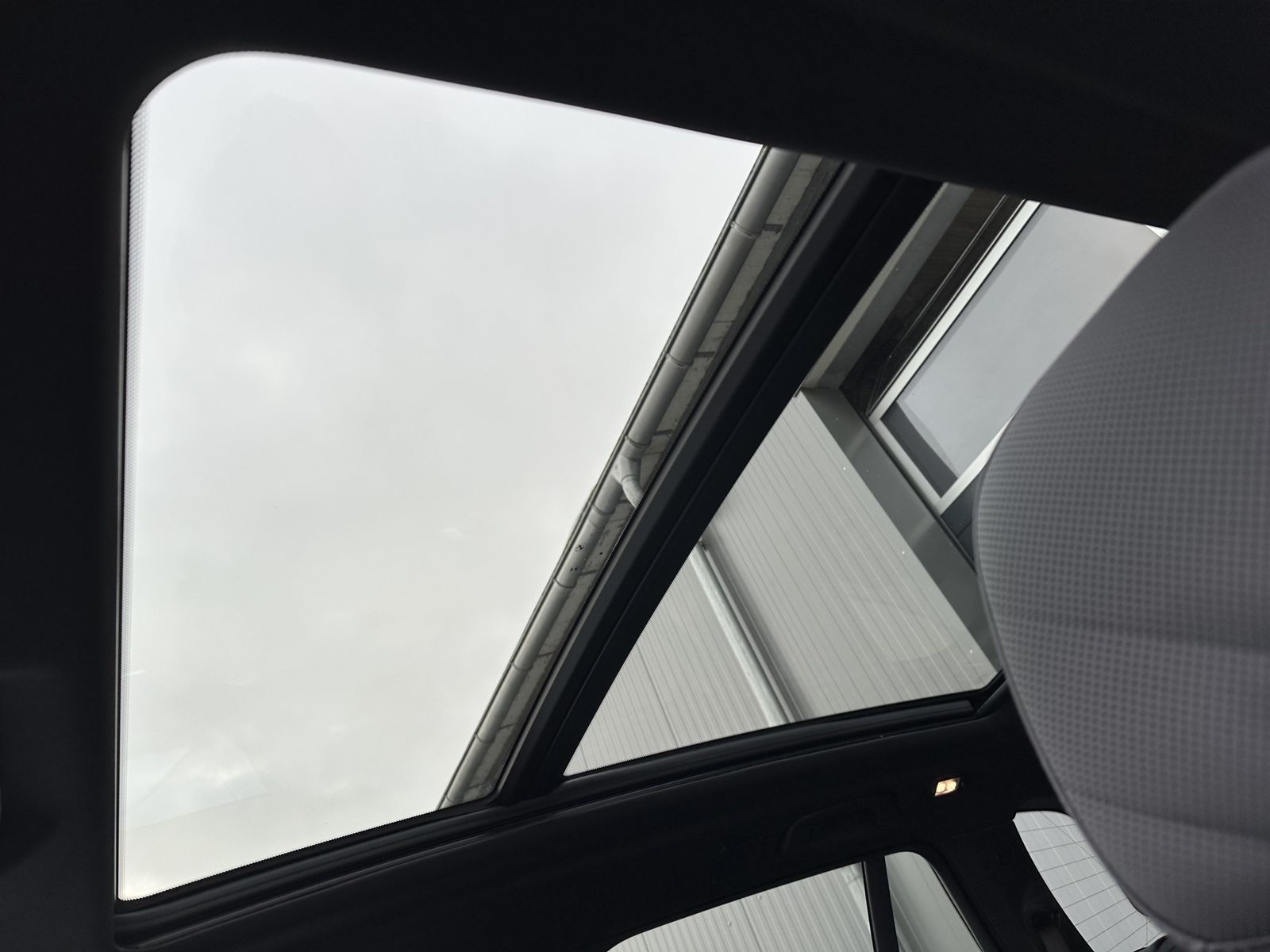 Fahrzeugabbildung BMW X5 xDrive30d M-Sport NAV+LED+360°+HEAD-UP+PANORA