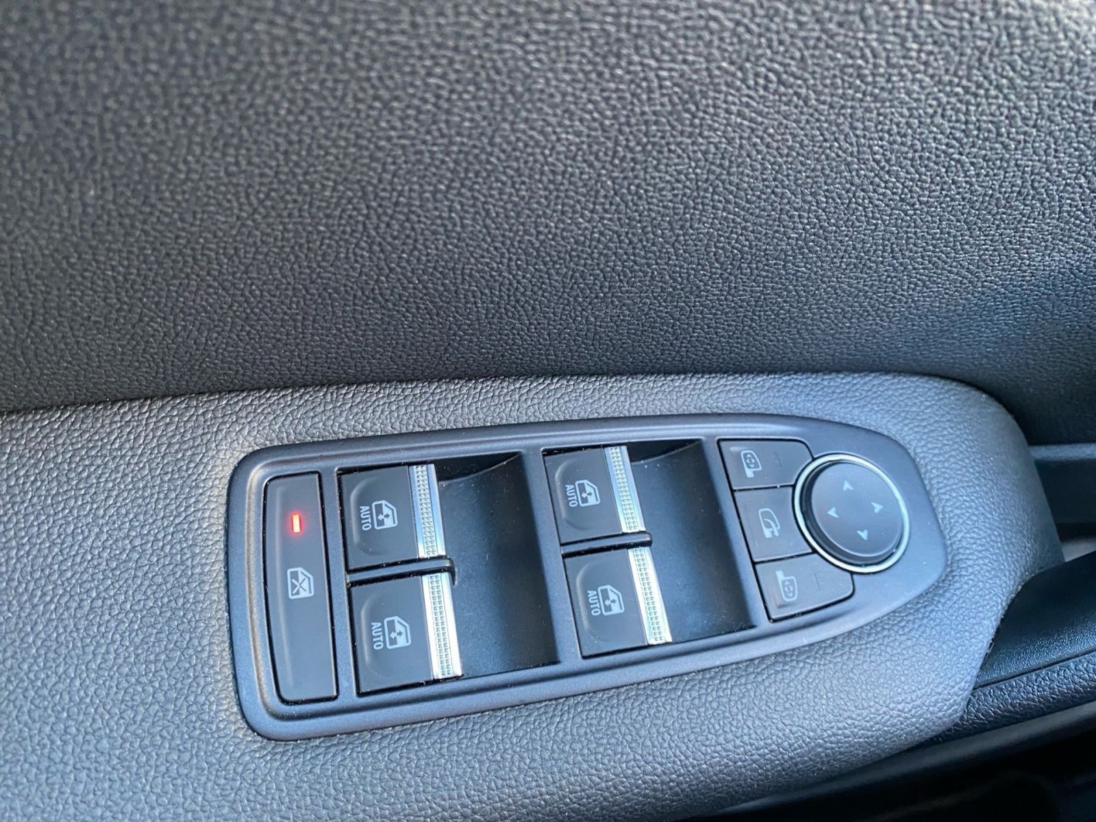 Fahrzeugabbildung Renault Captur 1.3 TCe 160 Autom. Mild-Hybrid Techno*GJR