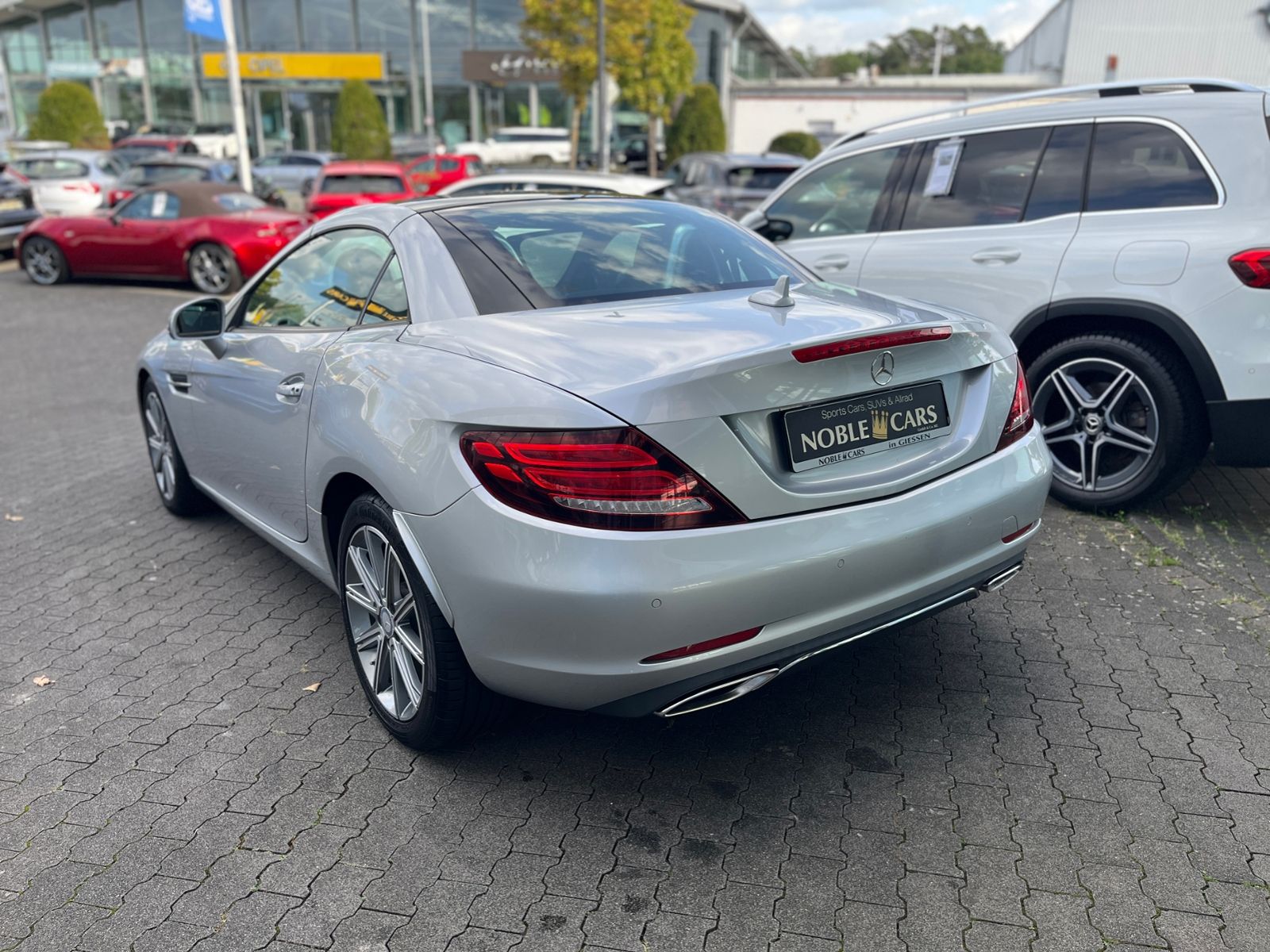 Fahrzeugabbildung Mercedes-Benz SLC 300 Roadster PANO NAVI ALU