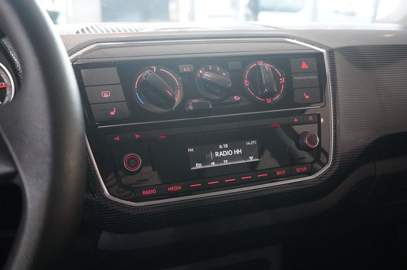 Fahrzeugabbildung Volkswagen up! 1.0 MOVE 5-TÜR KLIMA/SHZ/USB/NEBEL/SPORT/LED