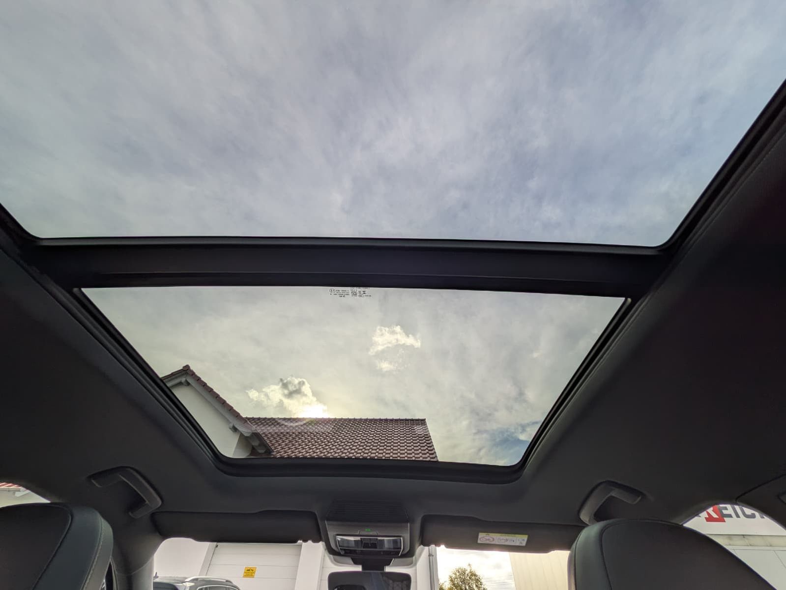 Fahrzeugabbildung Volkswagen Tayron 2.0 TDI 4M R-Line 7Si*MATRIX*AHK*PANO*HUD