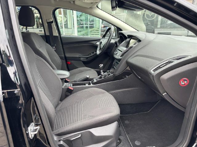 Ford Focus Turnier 1.5 Titanium NaviWinterpaket