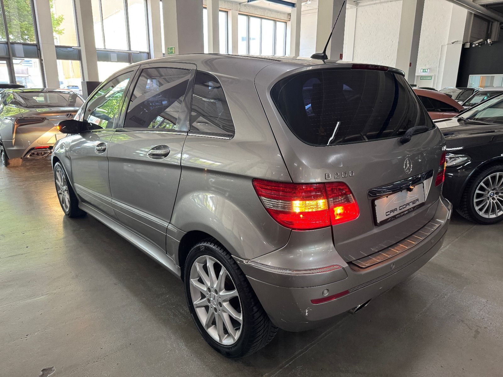Fahrzeugabbildung Mercedes-Benz B 200 CDI AUTOMATIK SPORTPAKET BI-XENON KAMERA