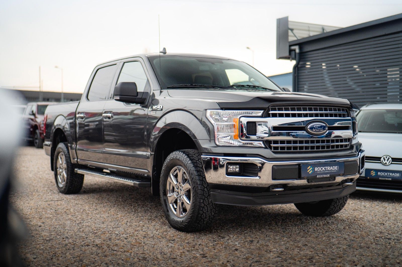 Fahrzeugabbildung Ford F150 5.0L V8 4x4 Offroad XLT SupCrew Unfallfrei
