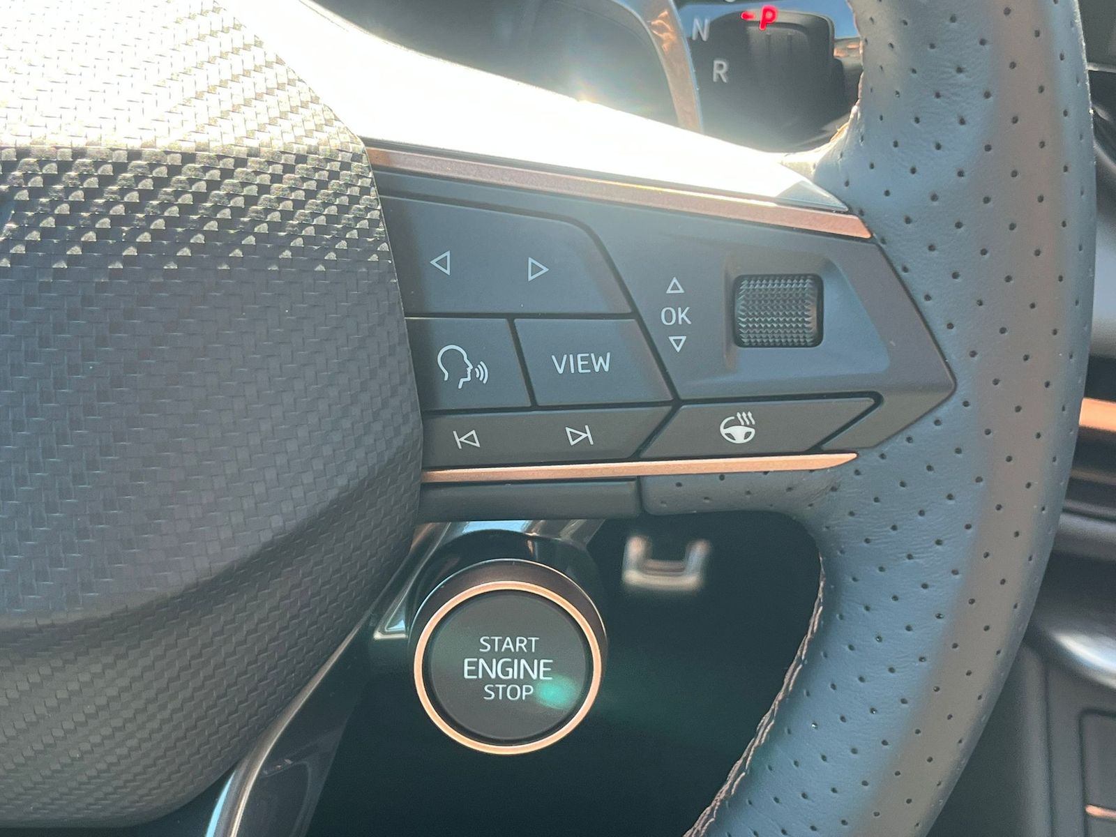 Immagine del veicolo CUPRA Terramar 1.5 eTSI Dinamica Edge package HUD 19"