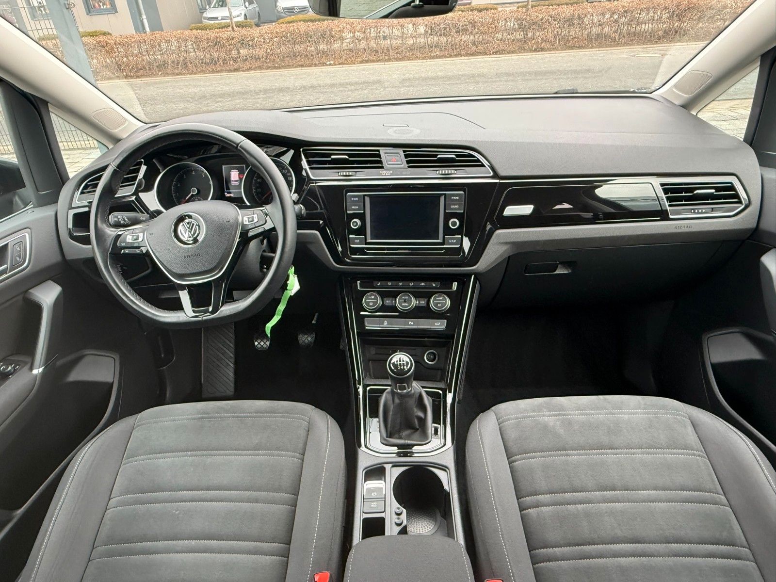 Fahrzeugabbildung Volkswagen Touran Highline BMT/Start-Stopp