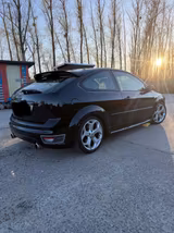 Ford Focus ST 2.5  5 Zyl. 20V Turbo - Ford Focus aus 2007 mit Benzin-Antrieb: Limousine
