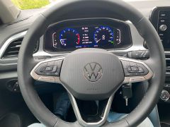 Fahrzeugabbildung Volkswagen T-Roc Life 1,5 TSI ACT BlueMot.Tech Nav.LED ,...