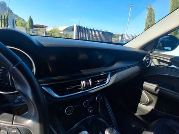 Alfa-Romeo Stelvio - 12