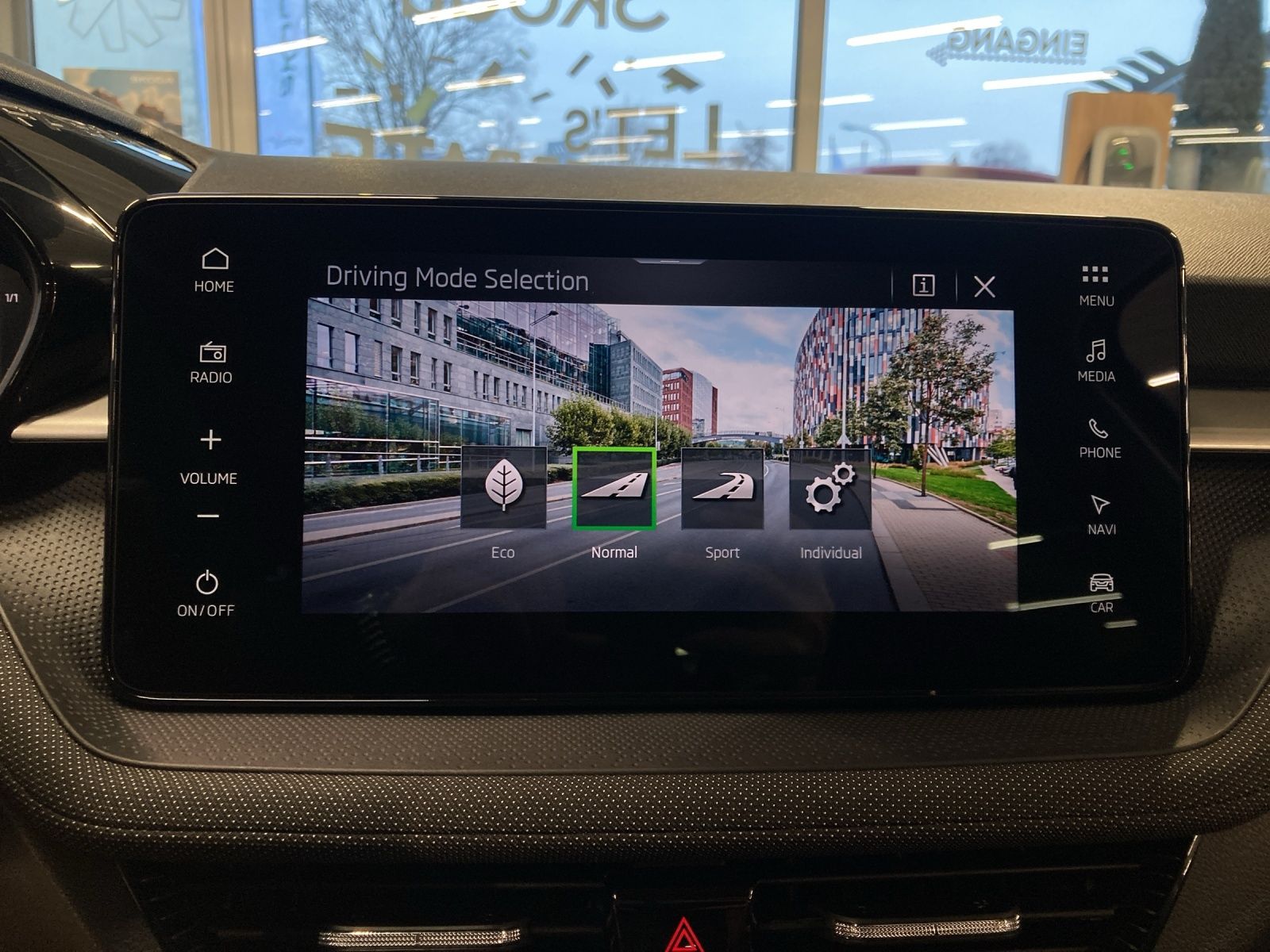 Fahrzeugabbildung SKODA Fabia Balance 1.0 TSI DSG 3 J ASG ACC PDC Climat